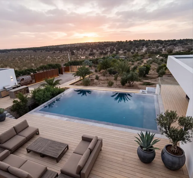 Piscine hors-sol ou piscine enterrée : comment choisir ?